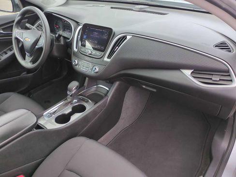 Used 2024 Chevrolet Malibu LT image 30