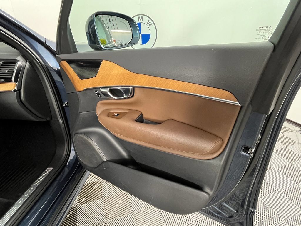 Used 2022 Volvo XC90 T6 Momentum w/ Advanced Package AWD/4WD image 25