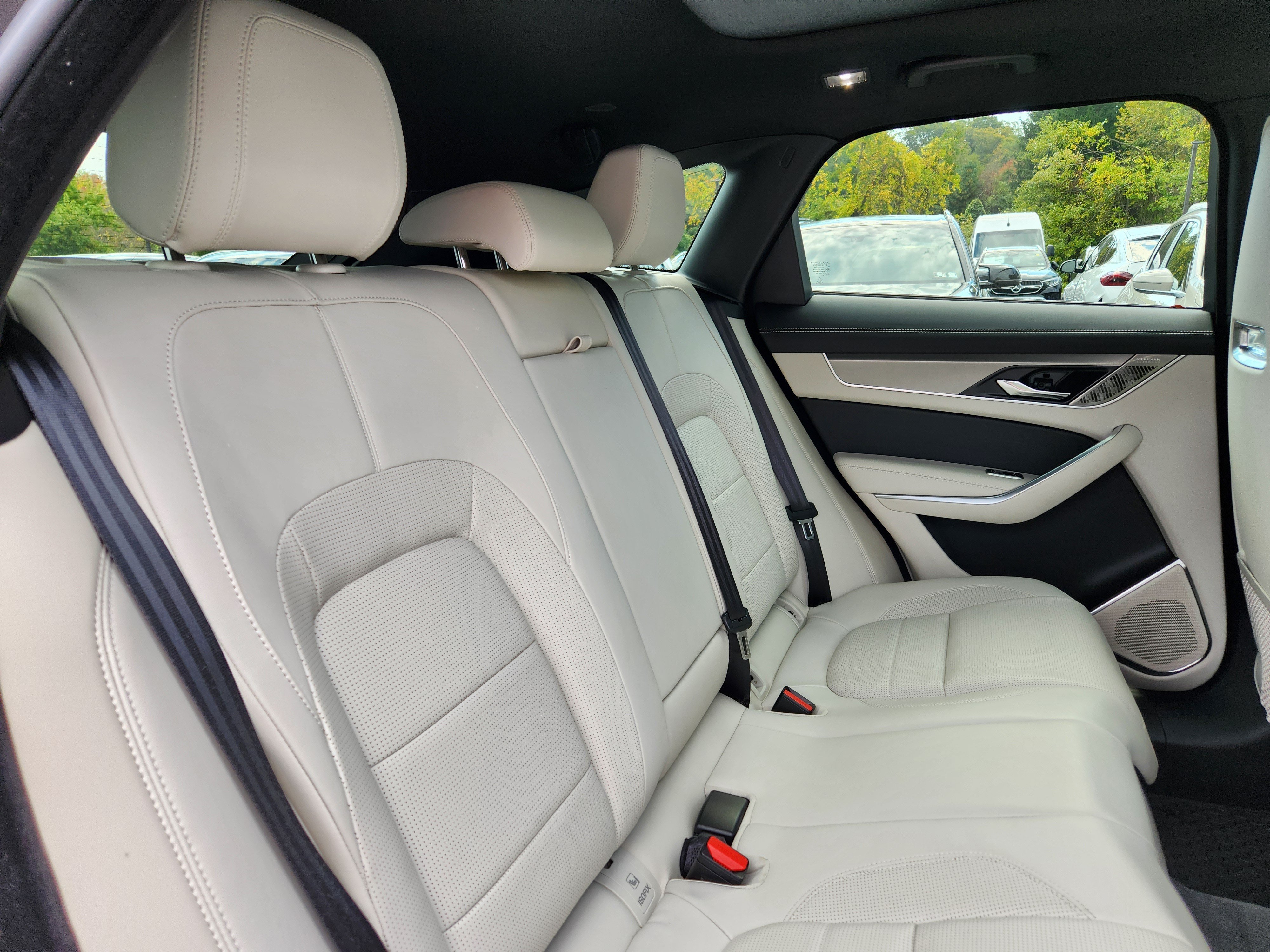 Certified 2026 Jaguar F-PACE R-Dynamic S AWD/4WD image 15