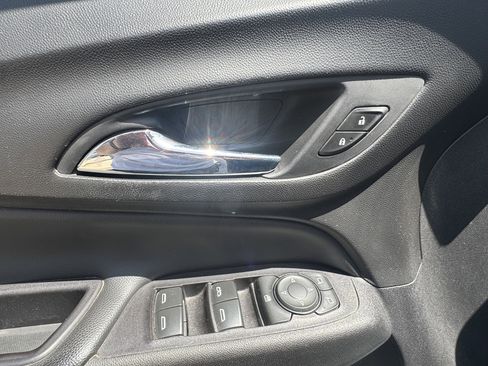 Used 2018 Chevrolet Equinox Premier AWD/4WD image 16