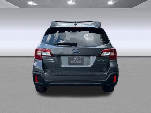 Used 2018 Subaru Outback 2.5i Limited AWD/4WD image 9