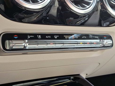 Certified 2025 Mercedes-Benz GLA 250 4MATIC image 13