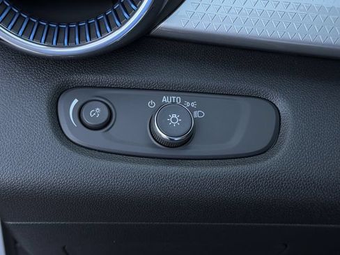 New 2026 Chevrolet Trax LT w/ Driver Confidence Package FWD image 16