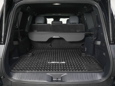 Used 2024 Lexus GX 550 w/ Accessory Package (Z1) AWD/4WD image 11
