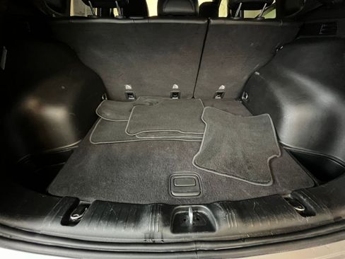 Used 2025 Jeep Compass Limited image 32