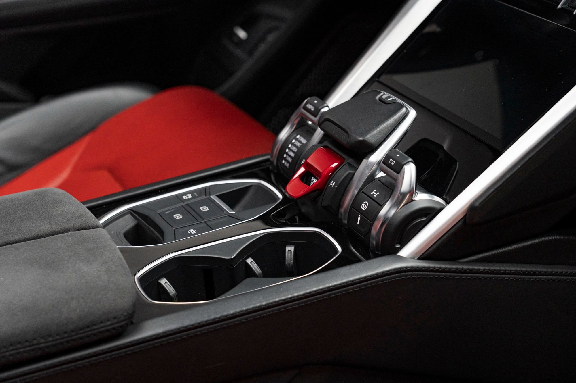 Used 2020 Lamborghini Urus AWD/4WD image 39