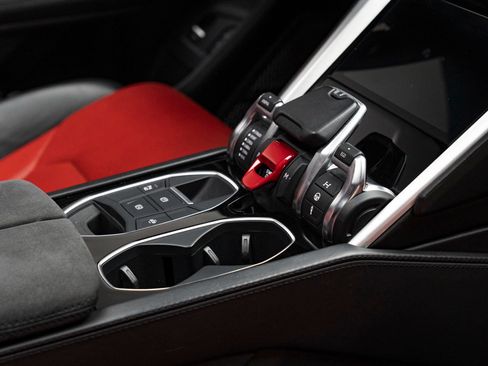 Used 2020 Lamborghini Urus AWD/4WD image 39