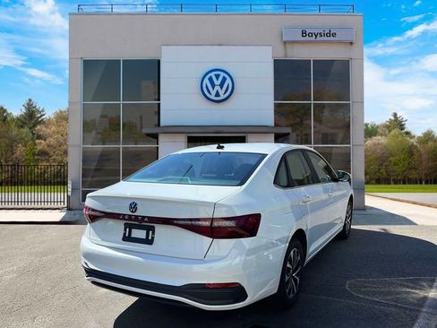 Used 2025 Volkswagen Jetta S image 5