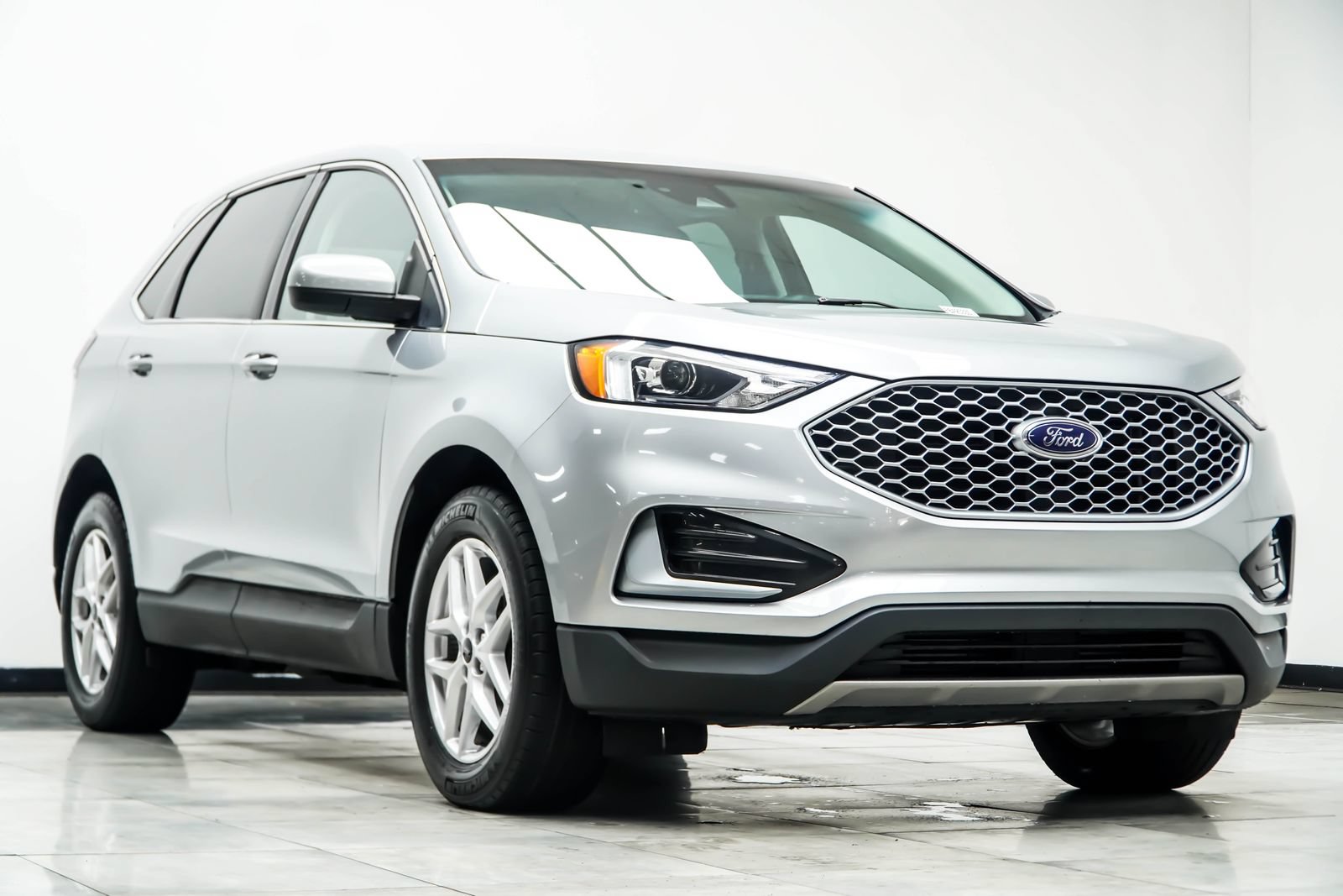 Used 2023 Ford Edge SEL AWD/4WD image 5