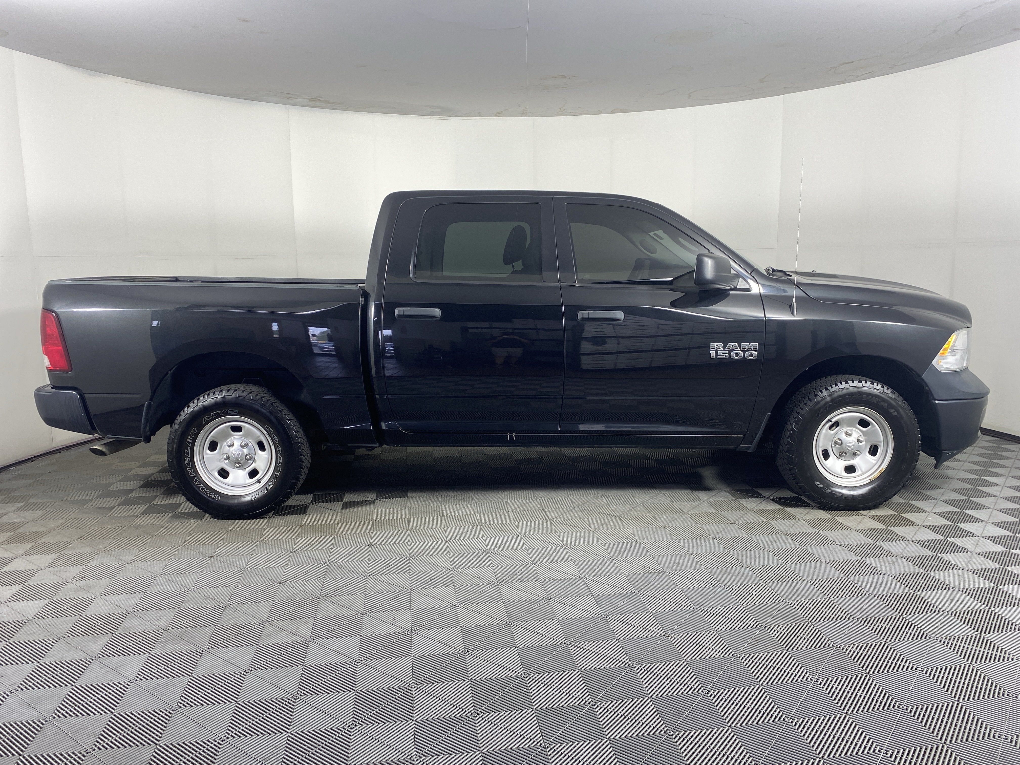 Used 2017 RAM 1500 Tradesman w/ Popular Equipment Group AWD/4WD image 5