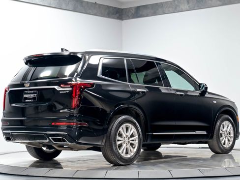 Used 2022 Cadillac XT6 Luxury FWD image 16