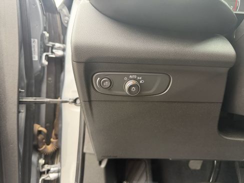 Used 2021 Buick Envision Essence w/ Sport Touring Package AWD/4WD image 16