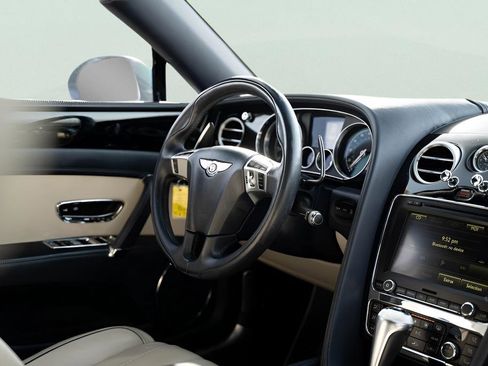 Used 2016 Bentley Flying Spur V8 image 34