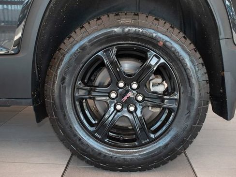 Used 2023 GMC Acadia AT4 w/ Trailering Package AWD/4WD image 9