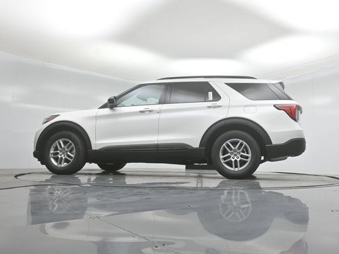 New 2026 Ford Explorer Active RWD image 50