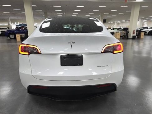 Used 2023 Tesla Model Y Long Range image 4