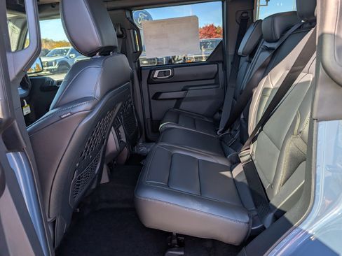 New 2025 Ford Bronco Badlands image 15