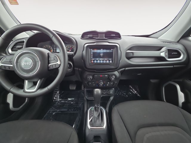 Used 2019 Jeep Renegade Latitude w/ Popular Equipment Group FWD image 10