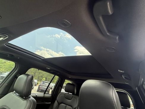 New 2025 Jeep Grand Cherokee Limited w/ Luxury Tech Group II image 26