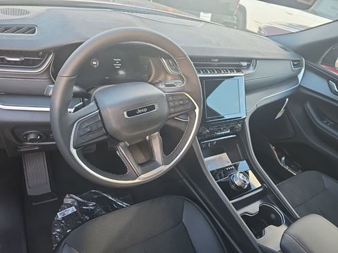 New 2025 Jeep Grand Cherokee L Altitude AWD/4WD image 12