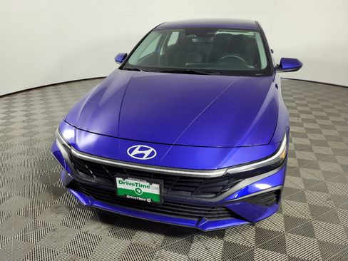Used 2024 Hyundai Elantra SE FWD image 15