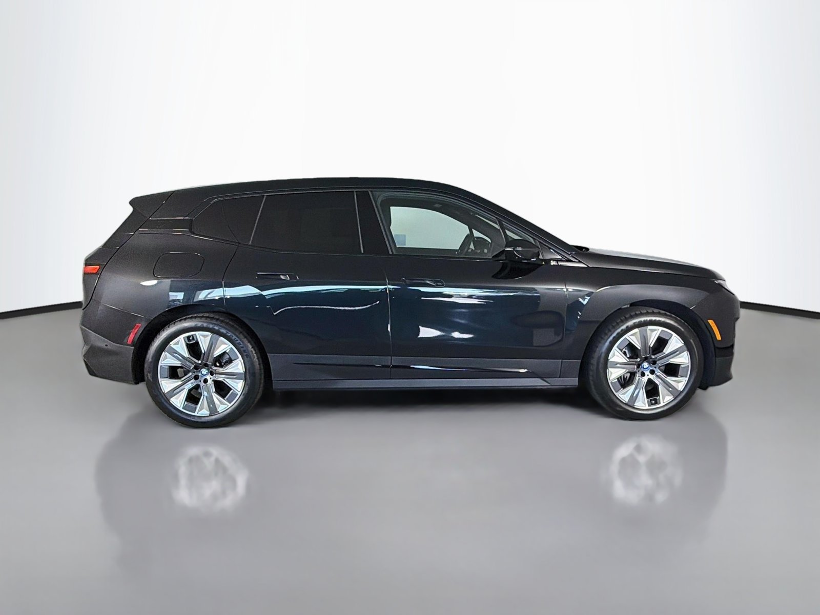 Certified 2024 BMW iX xDrive50 AWD/4WD image 8