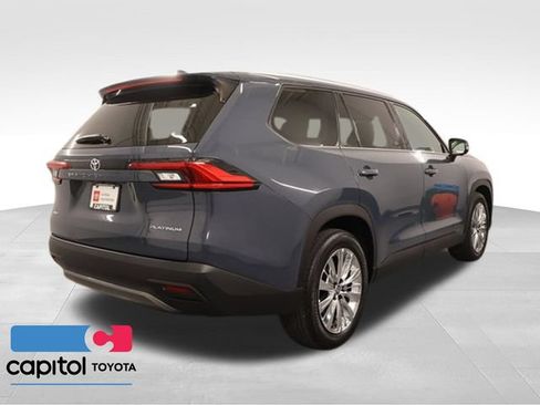 Certified 2024 Toyota Grand Highlander AWD image 3