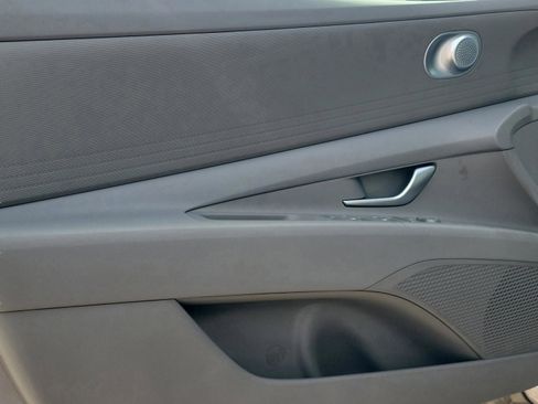 New 2026 Hyundai Elantra SE image 13