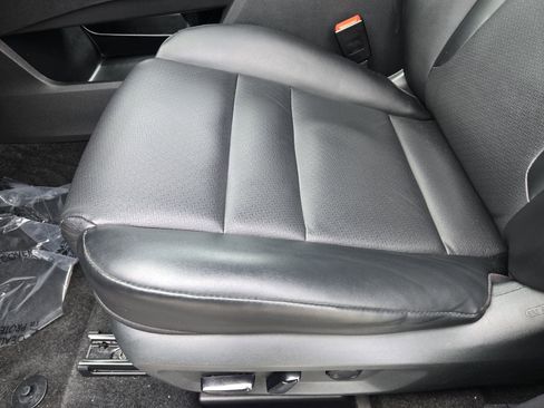 Used 2023 Nissan Rogue SV w/ SV Premium B Package FWD image 21
