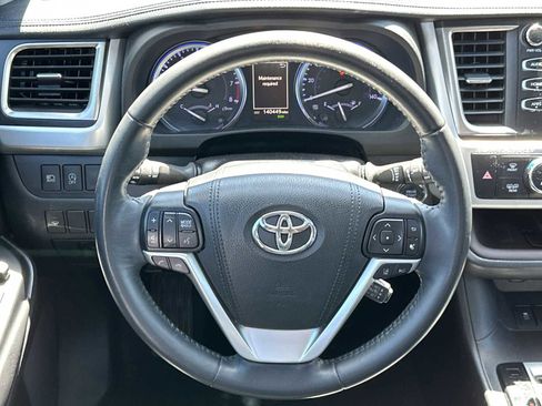 Used 2018 Toyota Highlander XLE FWD image 14
