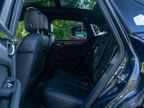 Certified 2025 Porsche Macan image 35