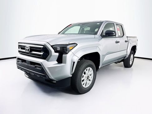 Used 2026 Toyota Tacoma SR image 3