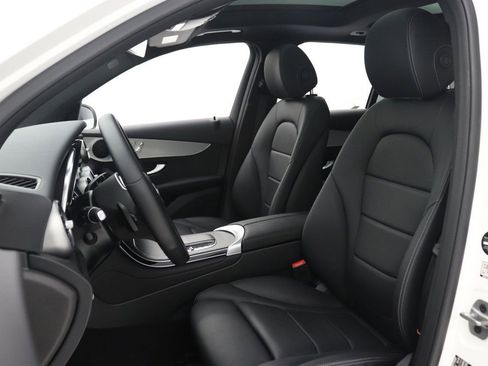 Certified 2022 Mercedes-Benz GLC 300 image 33