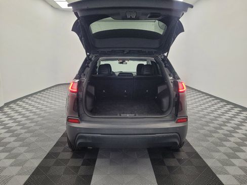 Used 2019 Jeep Cherokee Latitude Plus w/ Cold Weather Group AWD/4WD image 29