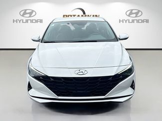 Certified 2023 Hyundai Elantra SEL w/ Convenience Package FWD video 2