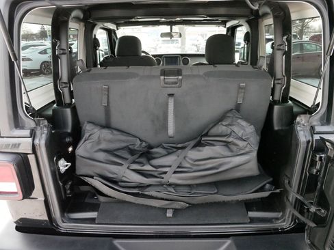 Used 2021 Jeep Wrangler Sport S image 18