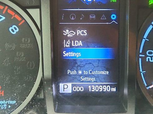 Used 2018 Toyota Tacoma TRD Sport image 20