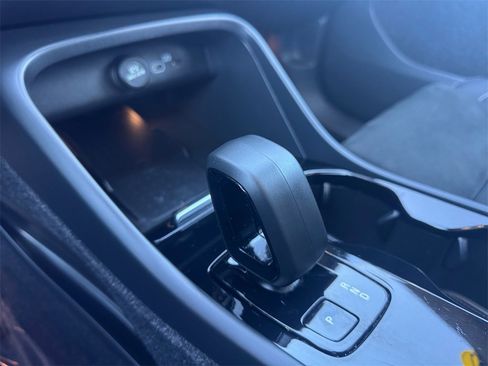 Certified 2023 Volvo C40 P8 Recharge Ultimate image 16