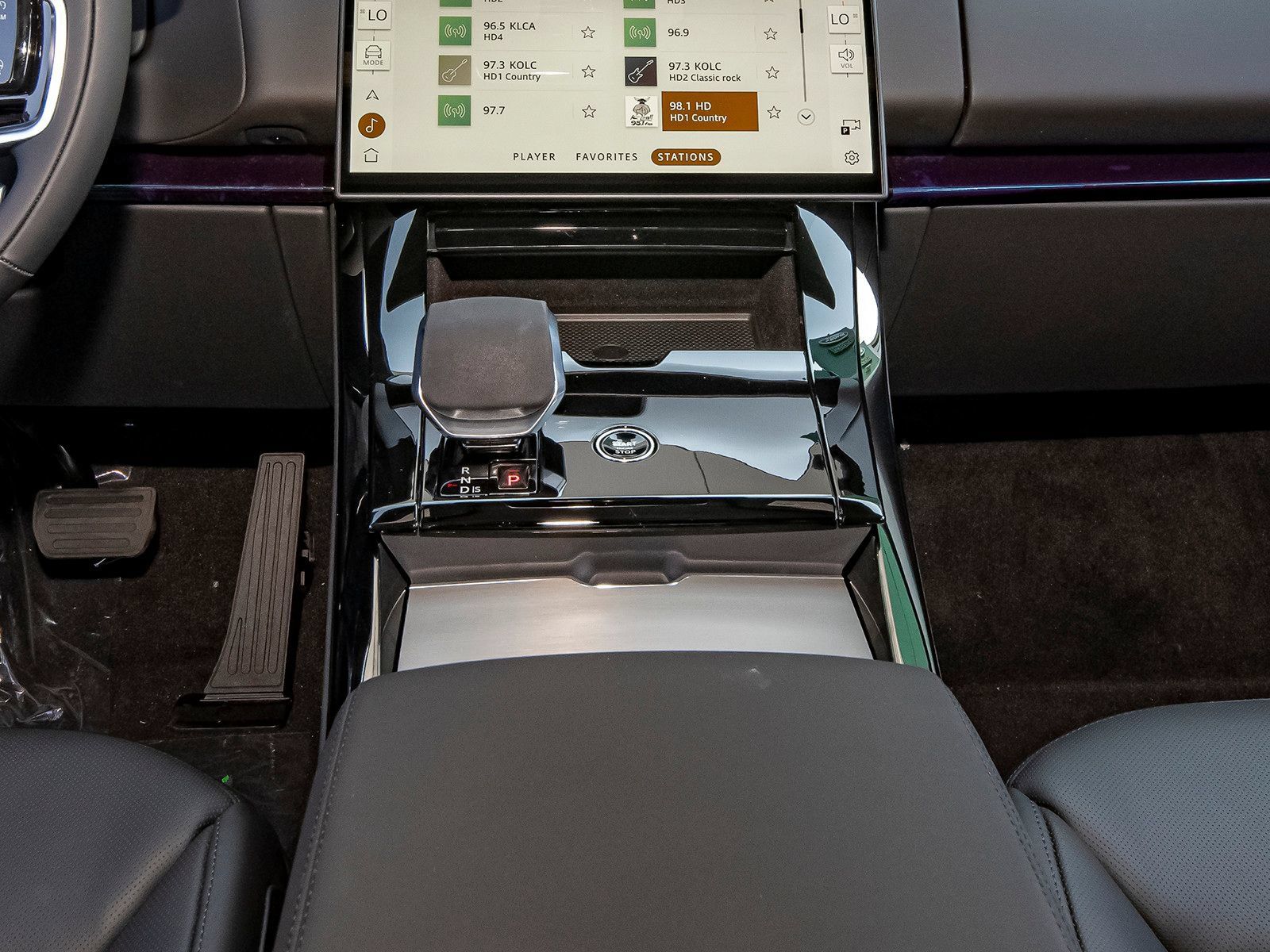 New 2026 Land Rover Range Rover Sport SE AWD/4WD image 30