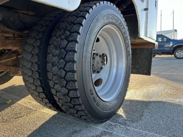 Used 2012 Ford F550 2WD Regular Cab Super Duty w/ Payload Upgrade Pkg image 27