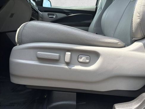Used 2019 Honda Pilot Elite image 4