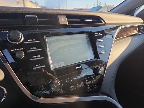 Used 2020 Toyota Camry LE image 22