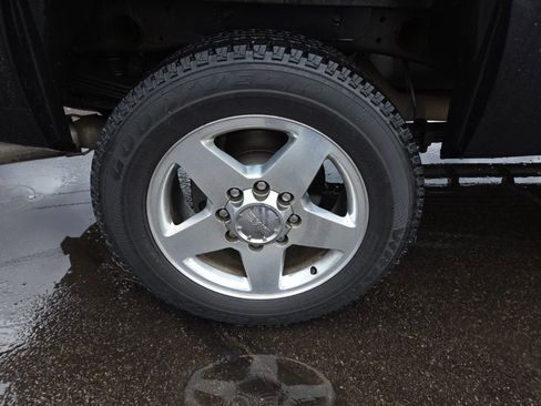 Used 2014 GMC Sierra 2500 Denali w/ Suspension Package, Off-Road image 9