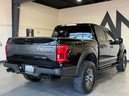 Used 2018 Ford F150 Raptor w/ Equipment Group 802A Luxury AWD/4WD image 4