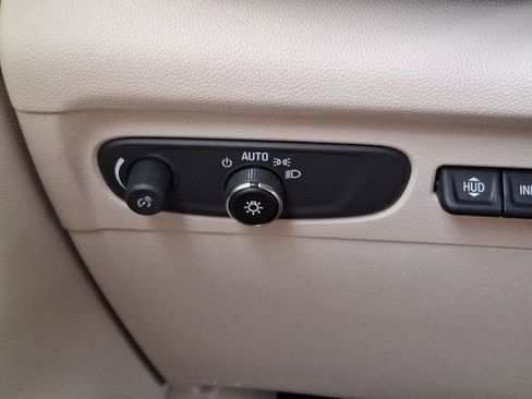 Used 2023 Buick Envision Avenir image 24