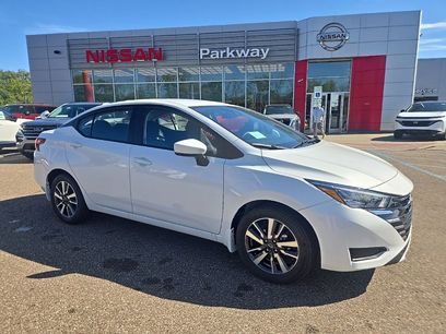 New 2025 Nissan Versa SV w/ Trunk Package