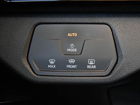 Used 2021 Volkswagen ID.4 Pro image 34