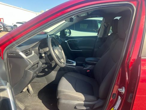 Used 2023 Toyota RAV4 LE FWD image 7