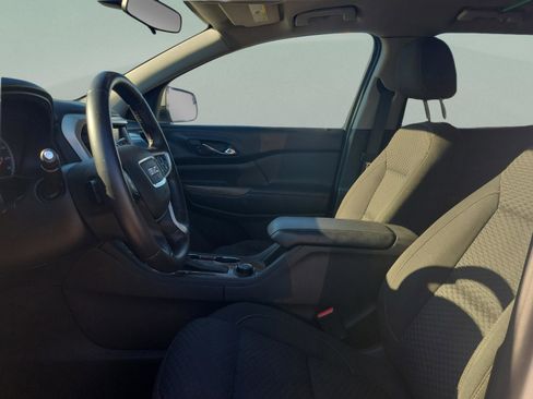 Used 2018 GMC Acadia SLE image 16