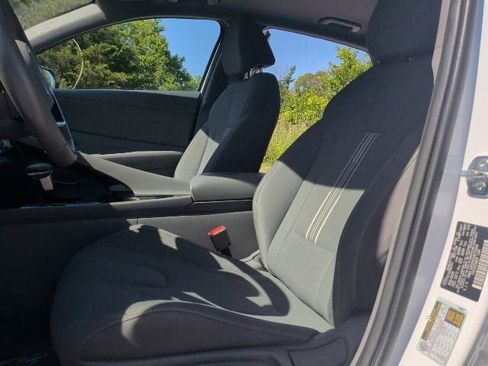 Used 2025 Hyundai Elantra SEL FWD image 13